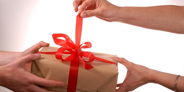 Benefits of Online Gift Giving and purchasing