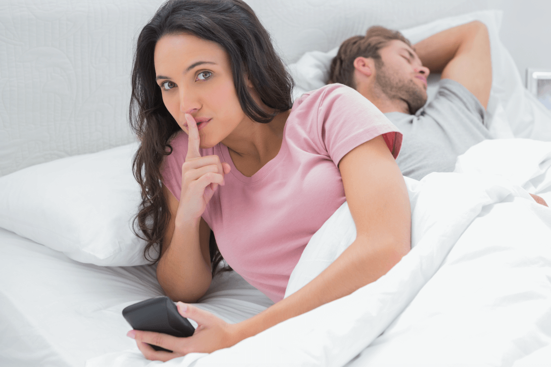 Catch the unfaithful spouse using cell phone spy